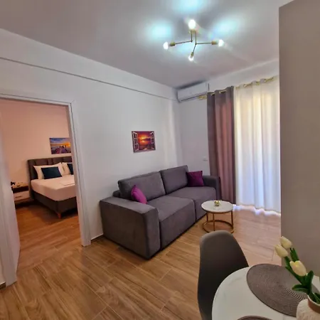 Virginia Apartment *