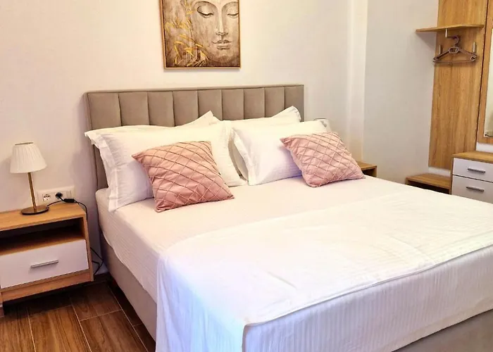 Virginia Apartment *