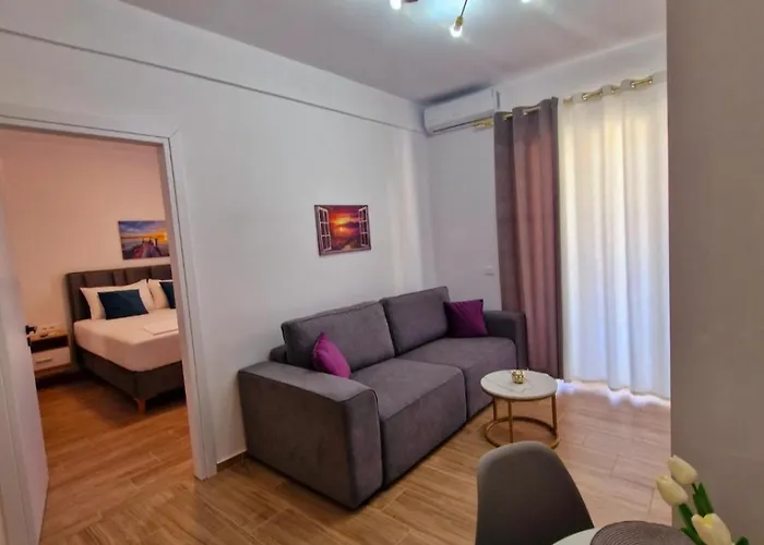 Virginia Apartment *